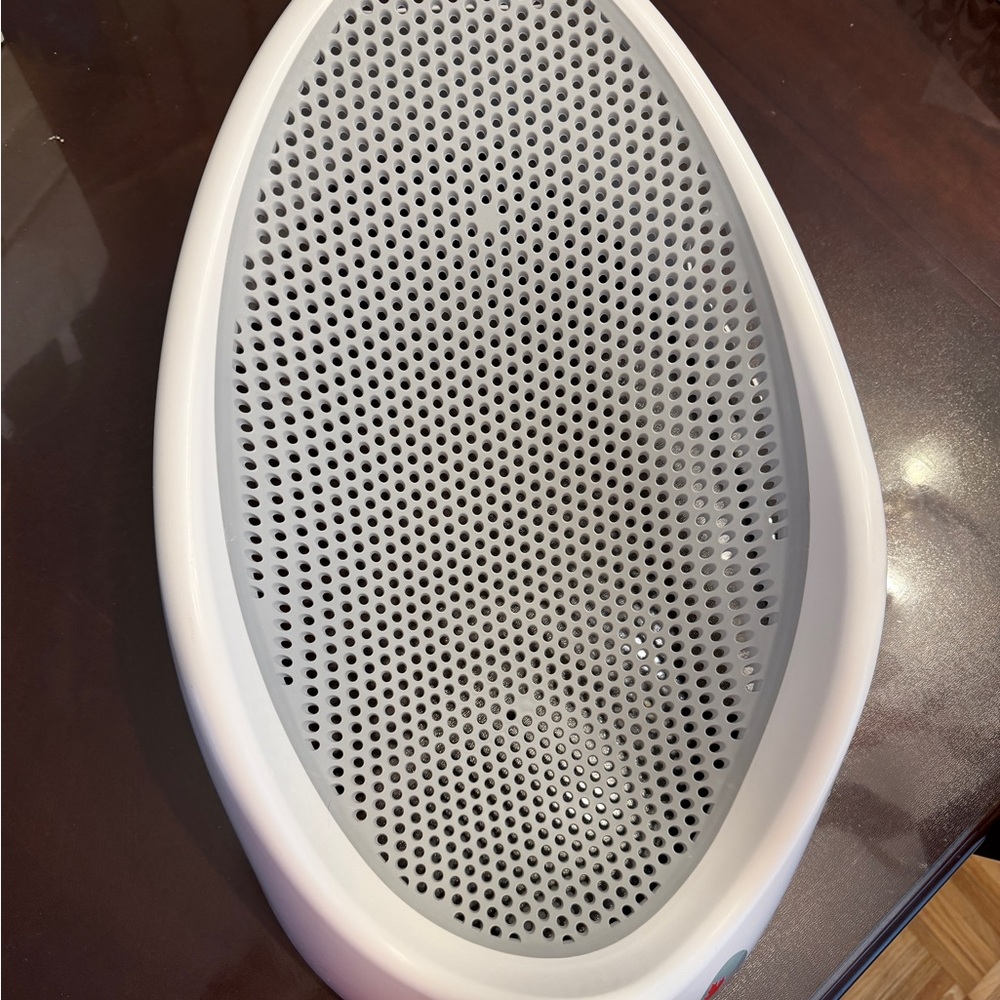 Angelcare Baby Bath & Skin Hair Rinse Basin - Gentle Drain Design